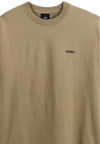 Khaki langærmet T-shirt lavet af bomuld. Rund hals med et lille sort Vans-logo på brystet. Blød tekstur, minimalistisk design.