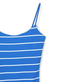 Top a canotta blu a righe con spalline sottili. Presenta righe bianche orizzontali e una consistenza liscia. Realizzato in tessuto elastico.
