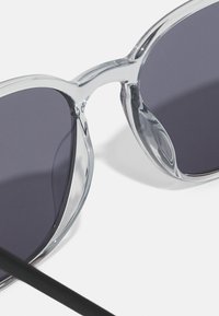 HUGO Ochelari de soare - grey