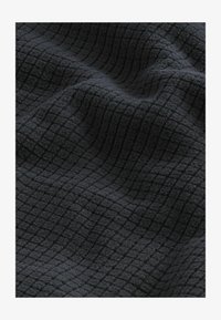 Kijelölve, slate grey