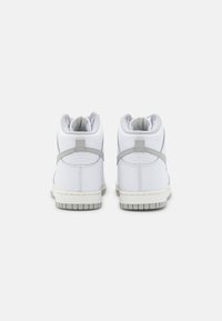 Nike Sportswear DUNK HIGH - Sapatilhas de cano alto - white/grey fog/sail