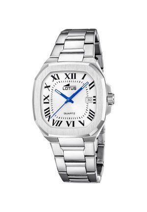 Montre-bracelet Lotus en acier inoxydable argenté avec cadran carré blanc, aiguilles bleues, chiffres romains noirs et affichage de la date à 3 heures.