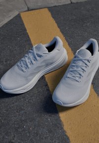 adidas Performance Silniční běžecké boty - white