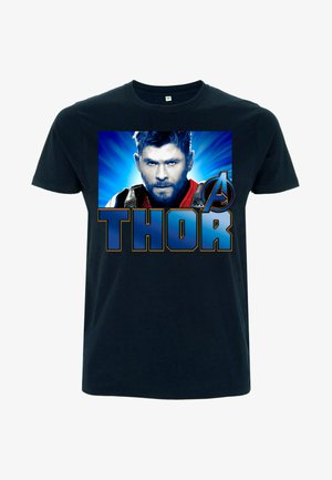 Zwarte katoenen T-shirt met een graphic van een personage op een blauwe achtergrond, tekst "THOR" en het Avengers-logo. Korte mouwen, reguliere pasvorm.
