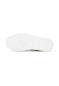 Suola di sneaker bianca con una superficie testurizzata caratterizzata da motivi ondulati e a zigzag, realizzata in materiale gommoso con dettagli di branding minimi.