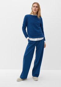 s.Oliver MIT MUSTERSTRUKTUR - Sweatshirt - ozeanblau