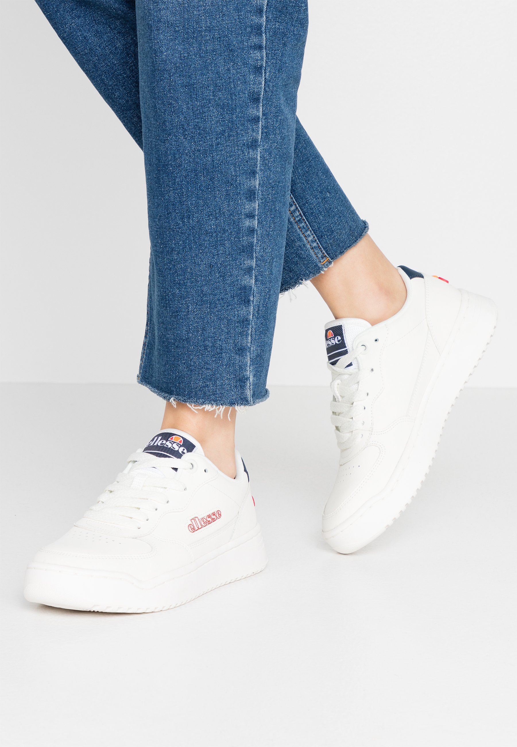 Ellesse VARESSE Joggesko whitedark blue Zalando.no Ellesse VARESSE Joggesko whitedark blue Zalando.no