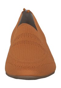 Leichte, gestrickte Schlupfschuhe in verbranntem Orange, mit einer strukturierten Oberseite, runder Zehenpartie und minimalistischem Design mit einer Schlaufe an der Ferse.