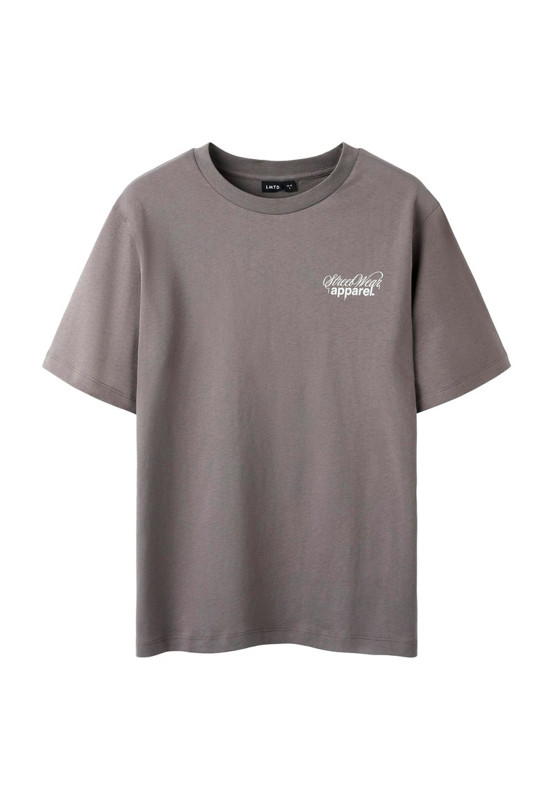 T-shirt en coton gris à manches courtes, avec un col rond et un petit logo blanc sur la partie gauche de la poitrine.
