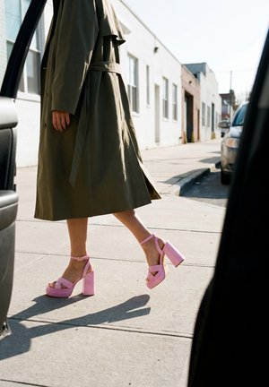 Buffalo, MAY MSS CROSS - Sandali con tacco - rose
