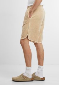 Urban Classics WASHED PIPED - Pantalon de survêtement - unionbeige