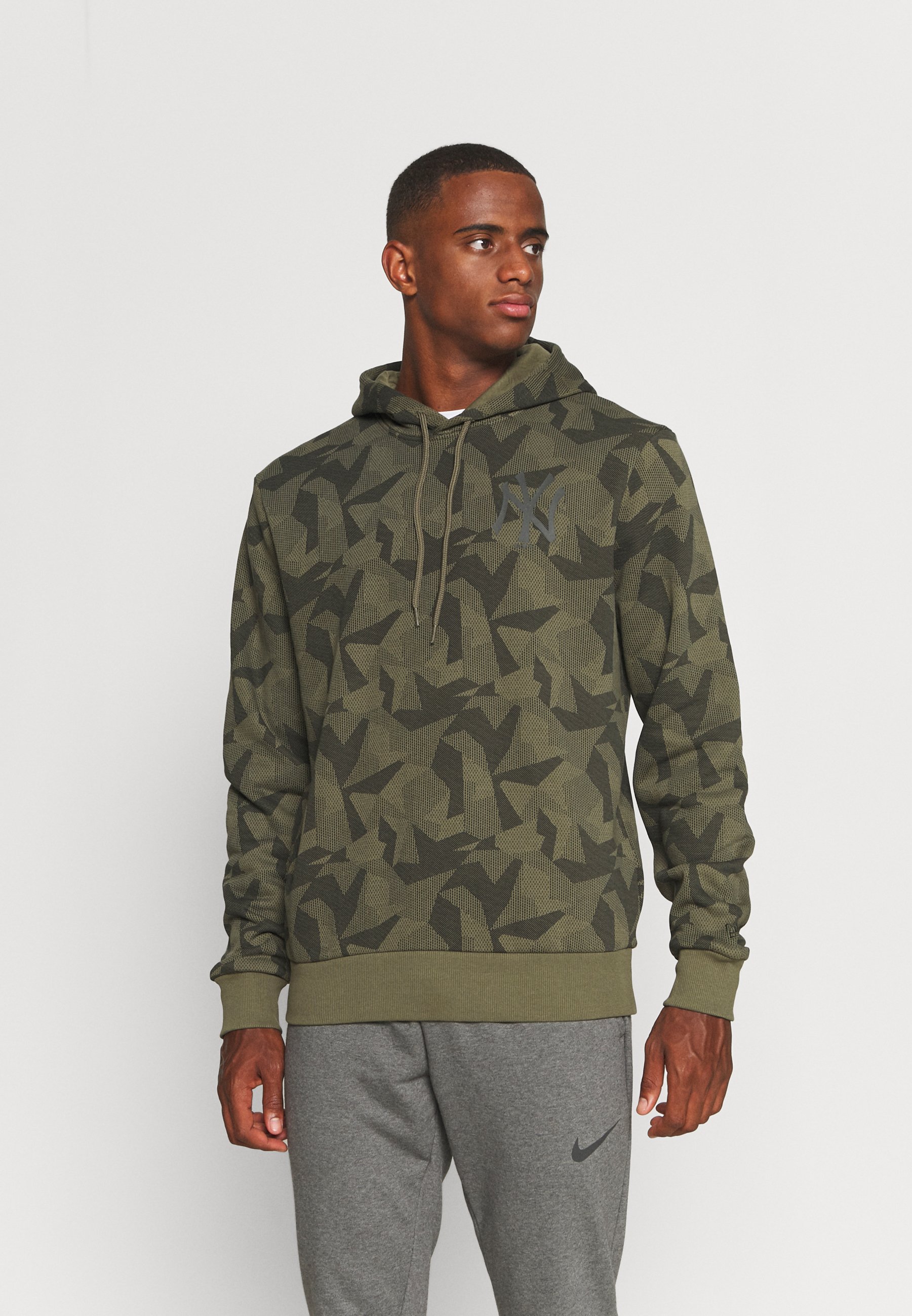 Homme MLB NEW YORK YANKEES GEOMETRIC CAMO HOODY - Sweatshirt Homme MLB NEW YORK YANKEES GEOMETRIC CAMO HOODY - Sweatshirt