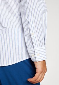 Lindbergh MANDERIN SUPERFLEX OXFORD - Camicia - white