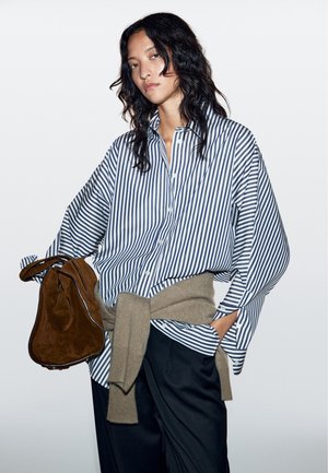 STRIPED OVERSIZE GARMENT - Overhemdblouse - blue