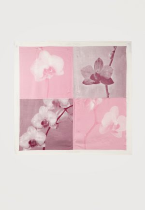 Eșarfă de mătase împărțită în patru pătrate roz și violet, fiecare prezentând un apropiat al unei orhidee cu model de puncte.