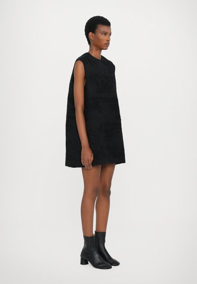 Henrik Vibskov DART SLEEVELESS DRESS - Koktailové šaty/večierkové šaty - fishes black