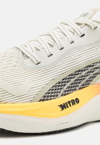 Puma VELOCITY NITRO 3  - Zapatillas running asfalto - vapor gray/sun stream/sunset glow