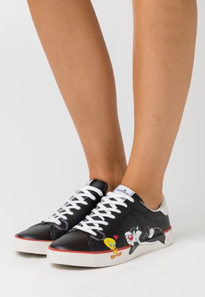 MOA - Master of Arts, Baskets basses - black