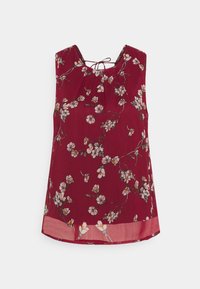 Top sin mangas burdeos con patrón floral, tela ligera, escote redondo con detalles fruncidos y un dobladillo transparente.