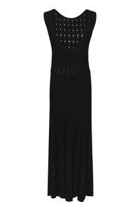 Abito maxi senza maniche di colore nero con texture a coste e scollatura a V profonda sulla schiena. Presenta ritagli verticali lungo la parte superiore della schiena per un tocco di originalità.