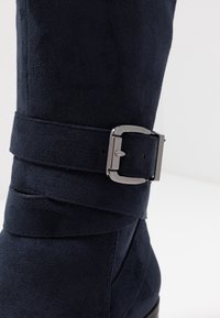 Wallis Botas mosqueteras - dark blue
