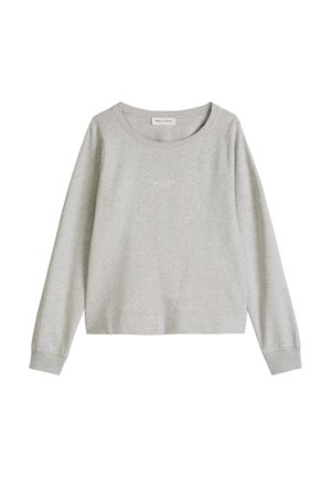 Jasnoszara bluza z długim rękawem i okrągłym dekoltem, z małym białym logo „Marc O'Polo” umieszczonym na środku klatki piersiowej.