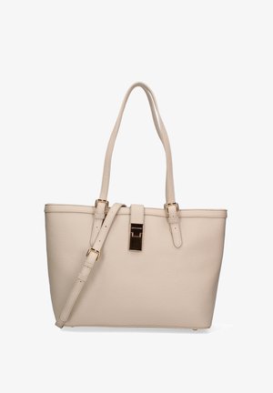 Sac fourre-tout en cuir beige avec deux poignées supérieures, une bandoulière réglable, des accents en métal doré et une texture extérieure. Il dispose d'une fermeture à pression.