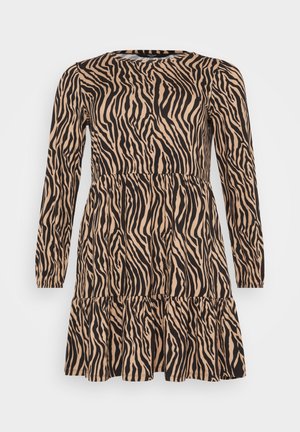 Vero Moda Curve, VMCINA DRESS - Robe en jersey - silver mink