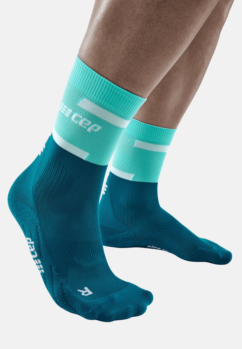 Herren Unterhosen | CEP COMPRESSION MID CUT SOCKS THE RUN Sportsocken ocean petrol/petrol - XK32996 Herren Unterhosen | CEP COMPRESSION MID CUT SOCKS THE RUN Sportsocken ocean petrol/petrol - XK32996