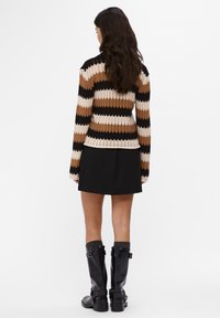 Object Vest - sand
