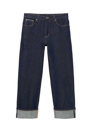 Jeans in denim blu scuro con risvolti arrotolati, design a cinque tasche e cuciture arancioni visibili su sfondo bianco.