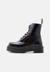 JADON 8 EYE BOOT UNISEX - Botine cu platformă - black distressed