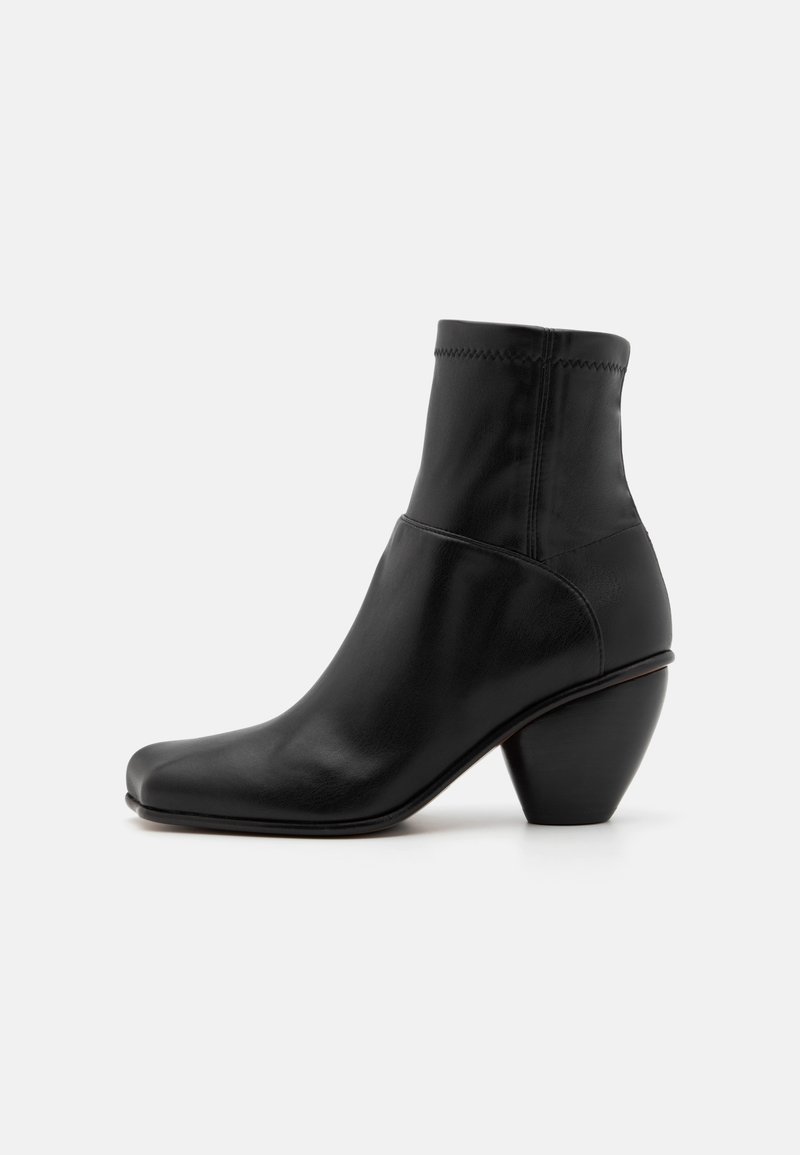 Vivienne Westwood ATOM ANKLE BOOT - Klassiset nilkkurit - black