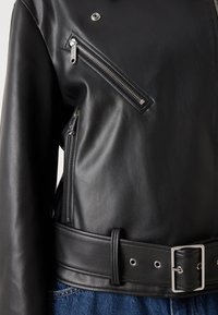 Calvin Klein Jeans MOTO JACKET BELT - Veste en similicuir - black beauty