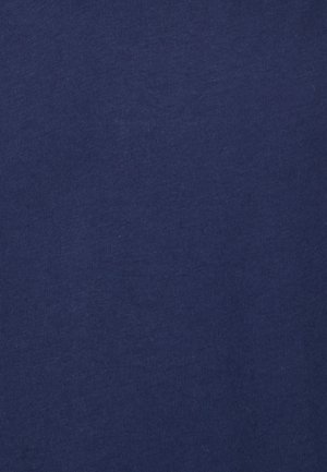 Tela de algodón azul marino con una textura suave y un ligero estiramiento, que presenta un color uniforme y consistente sin patrones o diseños visibles.