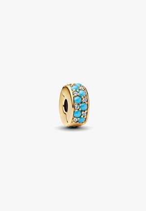 Charm a forma di perla in tono oro, con pietre alternate in turchese e cristallo trasparente, superficie liscia, forma arrotondata e foro centrale per il threading.