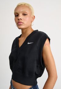 Nike Sportswear V NECK - Pamata T-krekls - black/sail