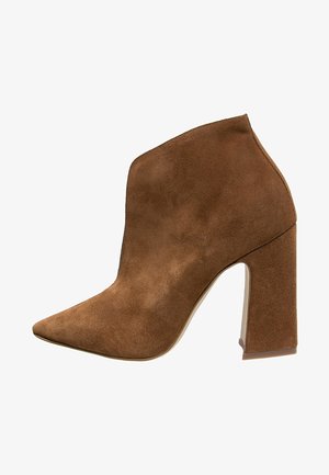 Zign, Boots à talons - cognac