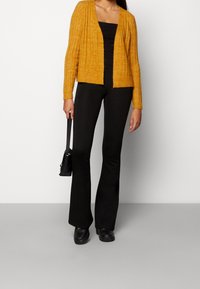 Vero Moda Kardigan - yellow