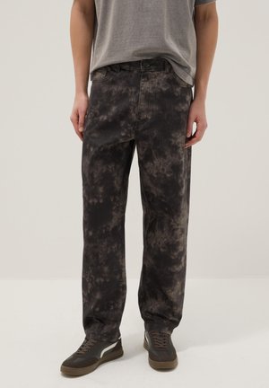 BAGGY  - Pantalones - black/brown
