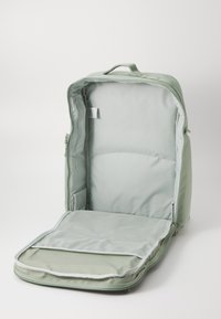 Nike Performance UTILITY ELITE - Sac à dos - jade horizon/oil green