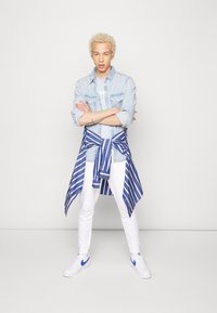 Levi's® RELAXED WESTERN - Camisa - blue icy