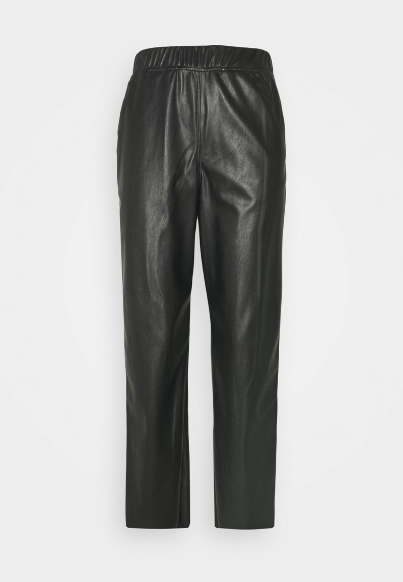 Zwarte nep leren broek met een elastische tailleband, rechte snit, gladde textuur en minimalistisch ontwerp. Geen zichtbare zakken of hardware.