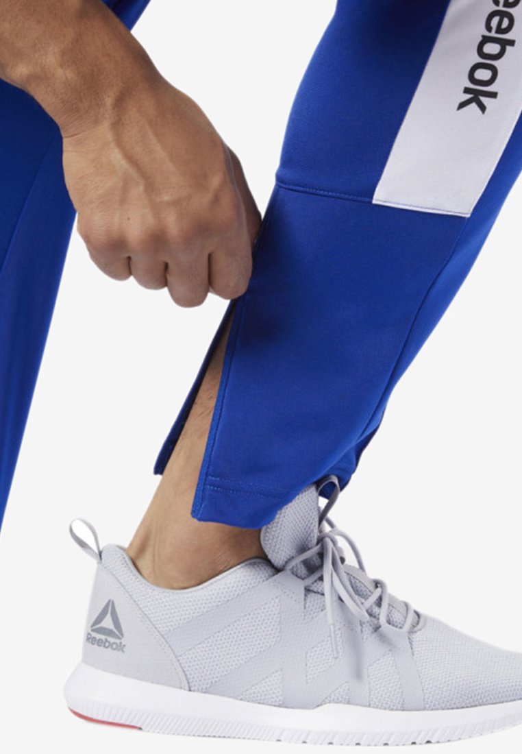 reebok trackster