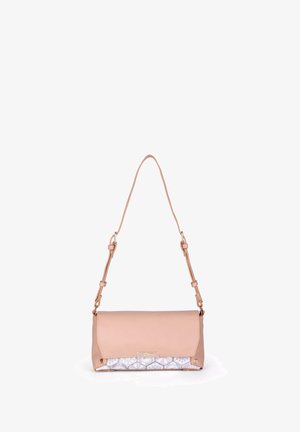 Borsa a tracolla in pelle rosa con forma strutturata, caratterizzata da una base decorata e una tracolla regolabile. Dettagli in metallo dorato.