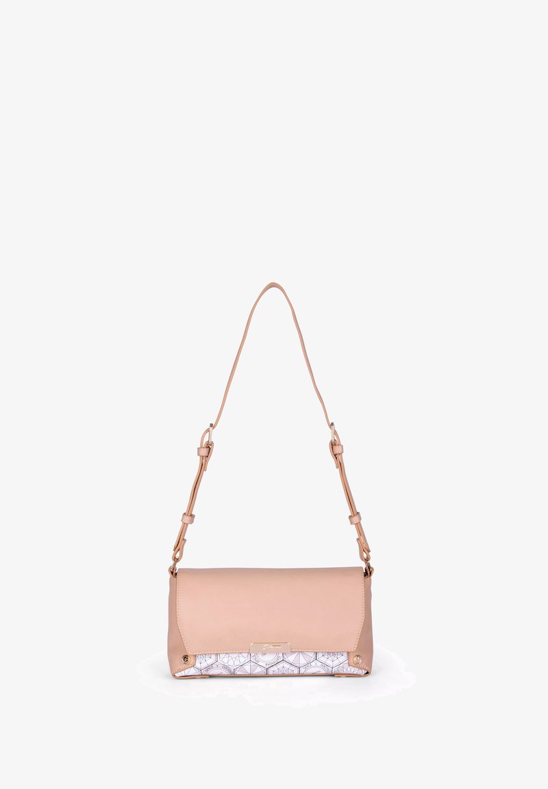 Borsa a tracolla in pelle rosa con forma strutturata, caratterizzata da una base decorata e una tracolla regolabile. Dettagli in metallo dorato.