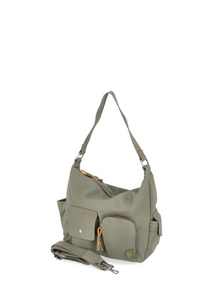 Oliwkowa torba na ramię z wieloma przednimi kieszeniami, pomarańczowymi suwakami, odpinanym regulowanym paskiem i materiałowym uchwytem.