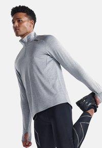 2XU IGNITION 1/4 - Stickad tröja - weathervane black reflective