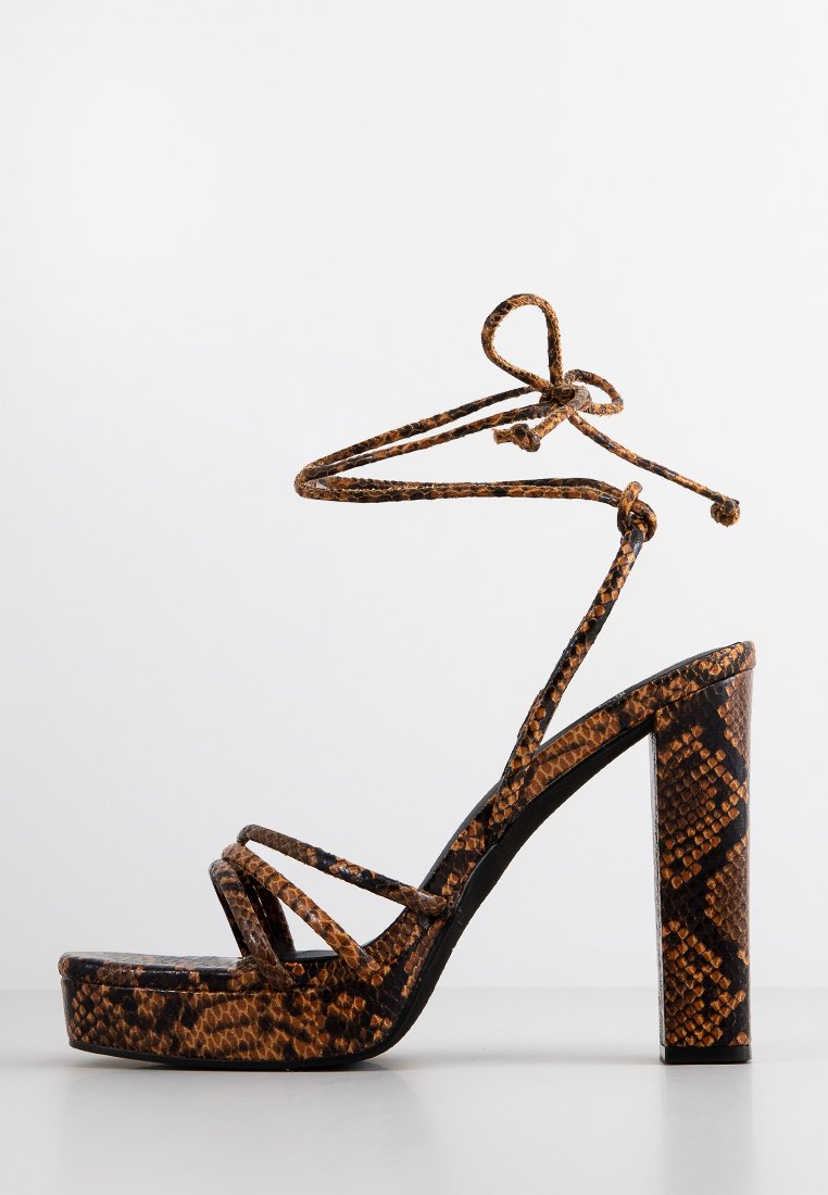 Jeffrey Campbell Sandales à plateforme jaune