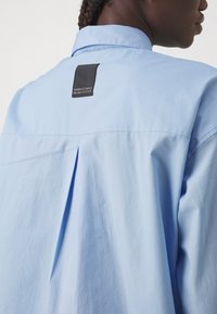EBM-2425116 ARDEA GREY BLOUSE